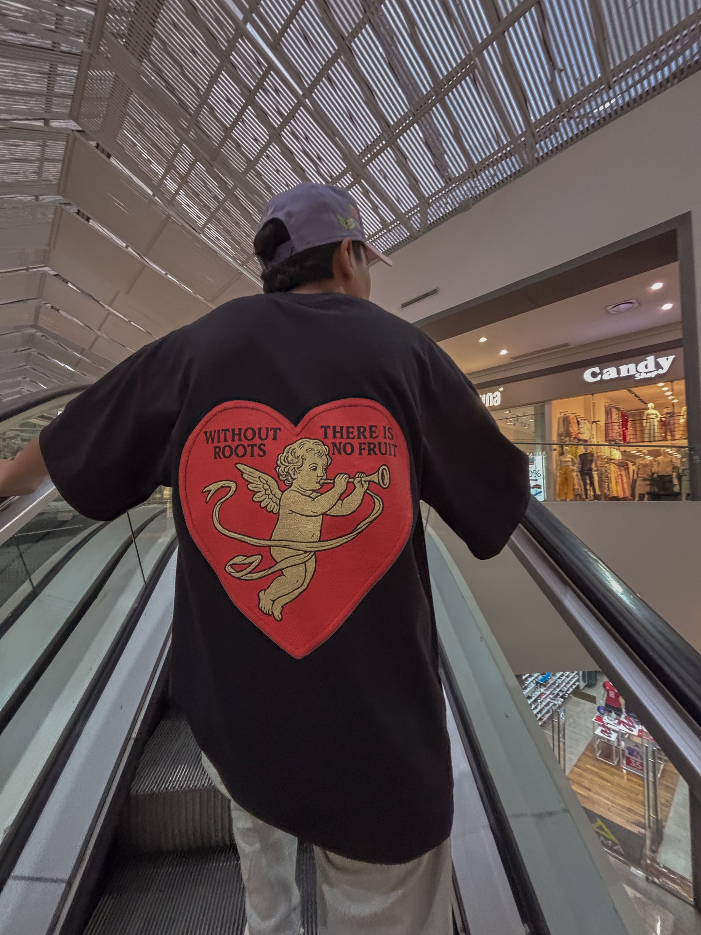 ROOTS TEE - BLACK